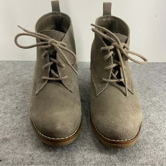 White Mountain Lambert Wedge Ankle Booties in Taupe/Grey Suede Women’s Size 7M - Picture 3 of 8